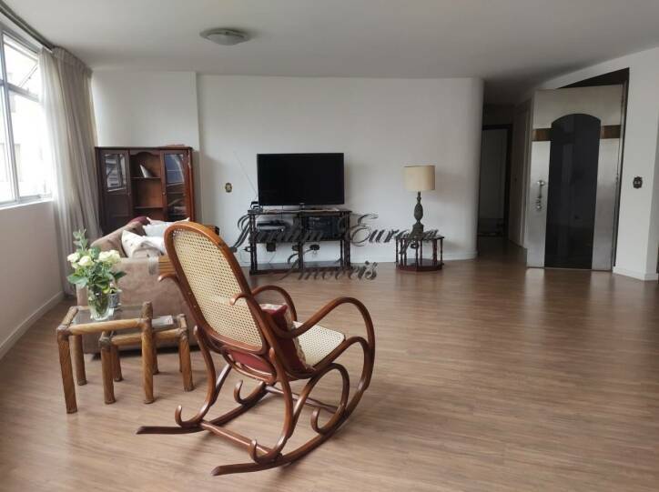 Apartamento à venda com 3 quartos, 178m² - Foto 1