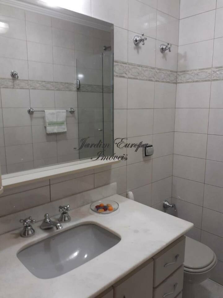 Apartamento para alugar com 3 quartos, 138m² - Foto 8