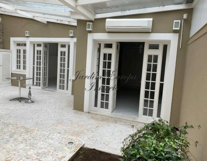 Sobrado à venda com 2 quartos, 190m² - Foto 1