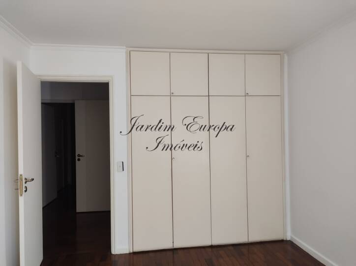 Apartamento para alugar com 3 quartos, 236m² - Foto 9