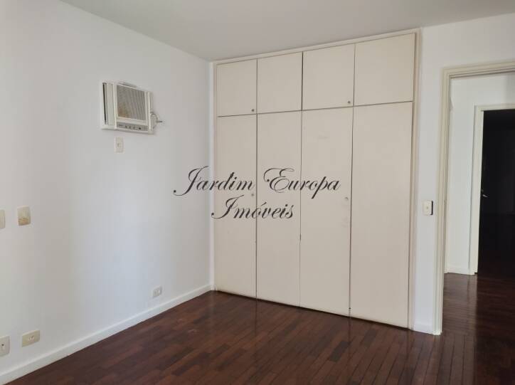 Apartamento para alugar com 3 quartos, 236m² - Foto 12