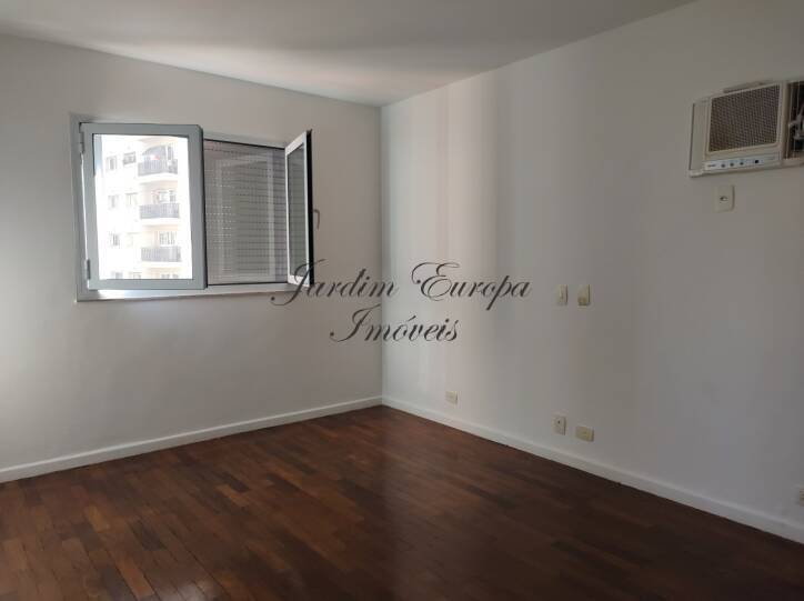 Apartamento para alugar com 3 quartos, 236m² - Foto 11