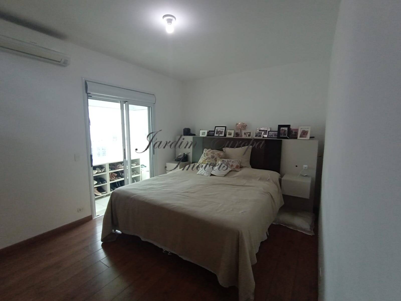 Apartamento para alugar com 3 quartos, 201m² - Foto 8