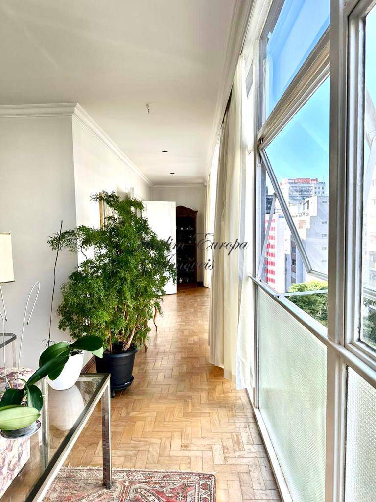 Apartamento à venda com 3 quartos, 188m² - Foto 3