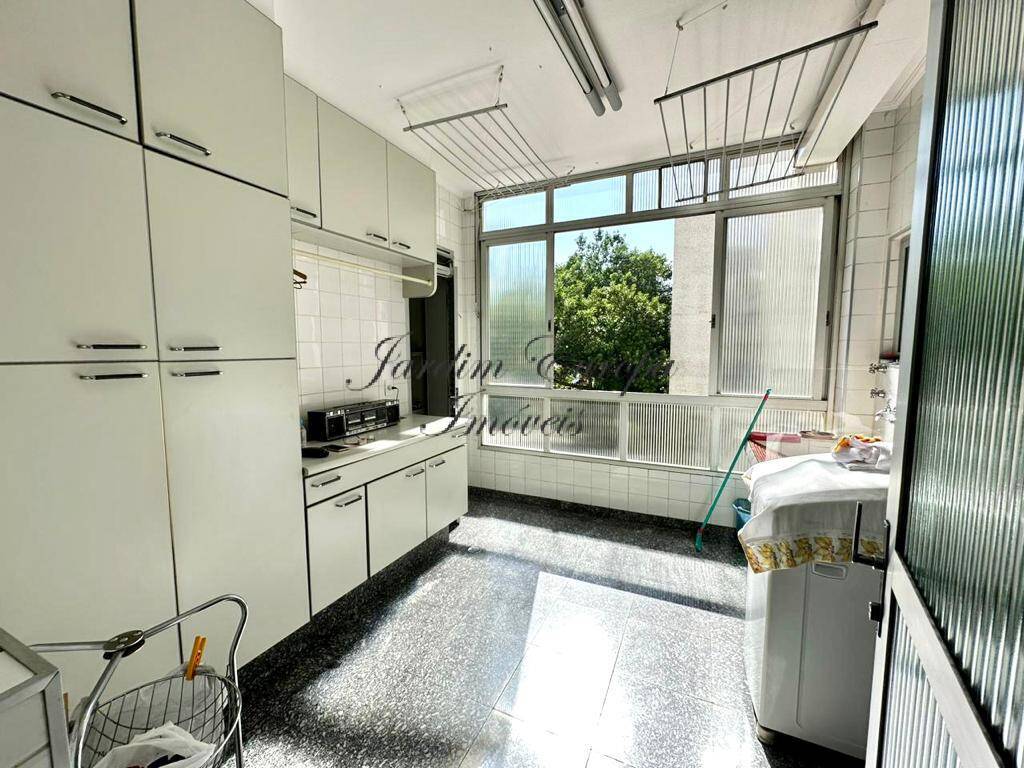 Apartamento à venda com 3 quartos, 188m² - Foto 6