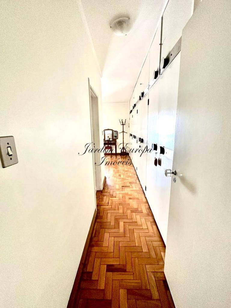 Apartamento à venda com 3 quartos, 188m² - Foto 9