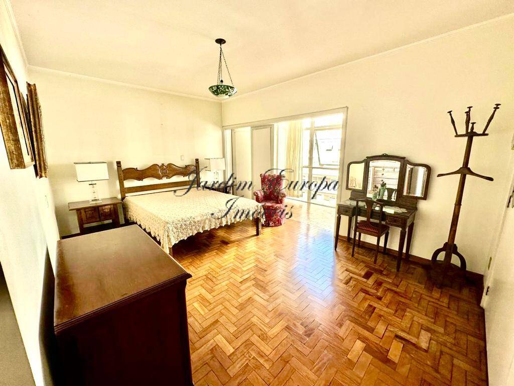 Apartamento à venda com 3 quartos, 188m² - Foto 10