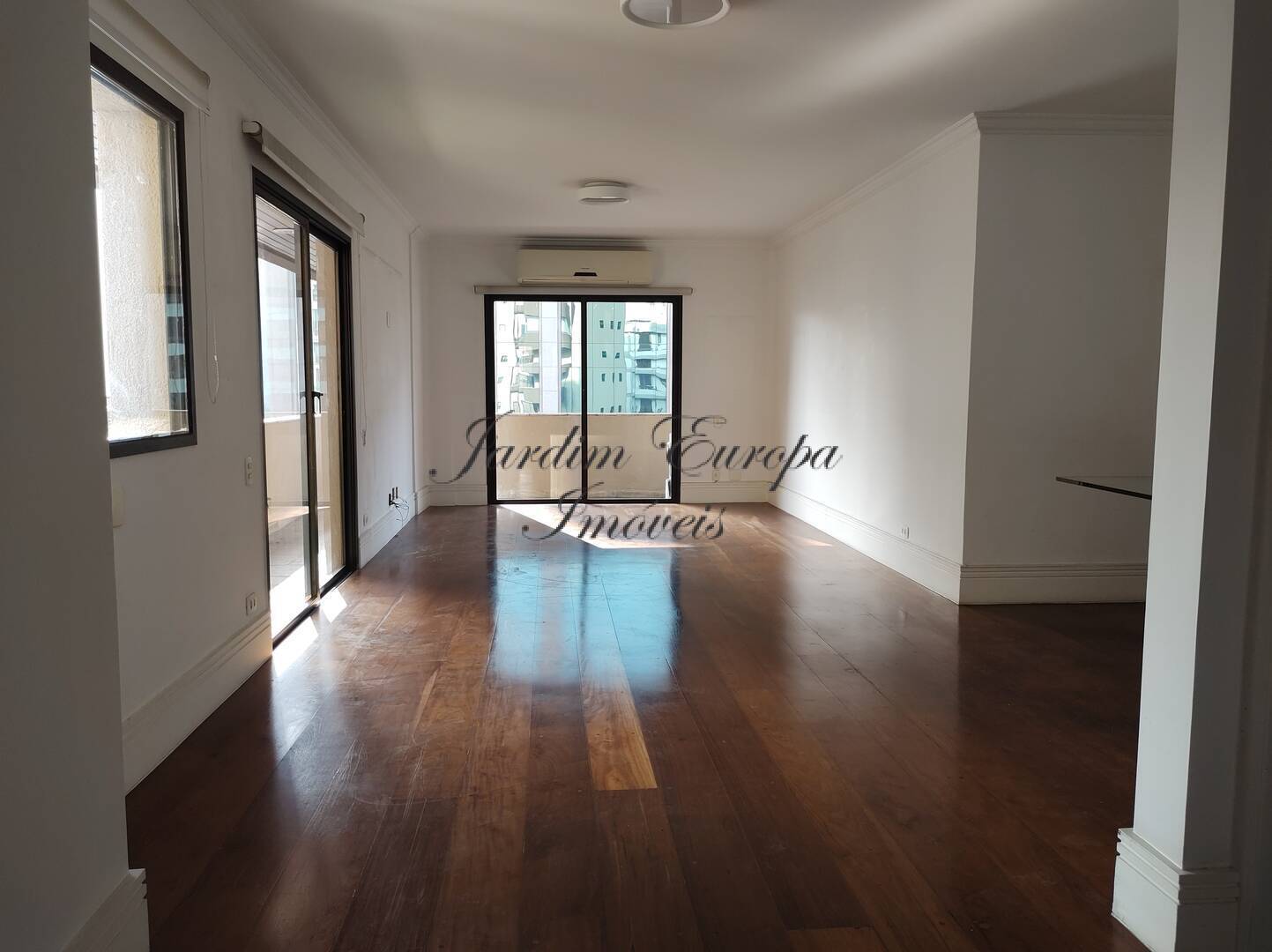 Apartamento à venda e aluguel com 3 quartos, 220m² - Foto 2