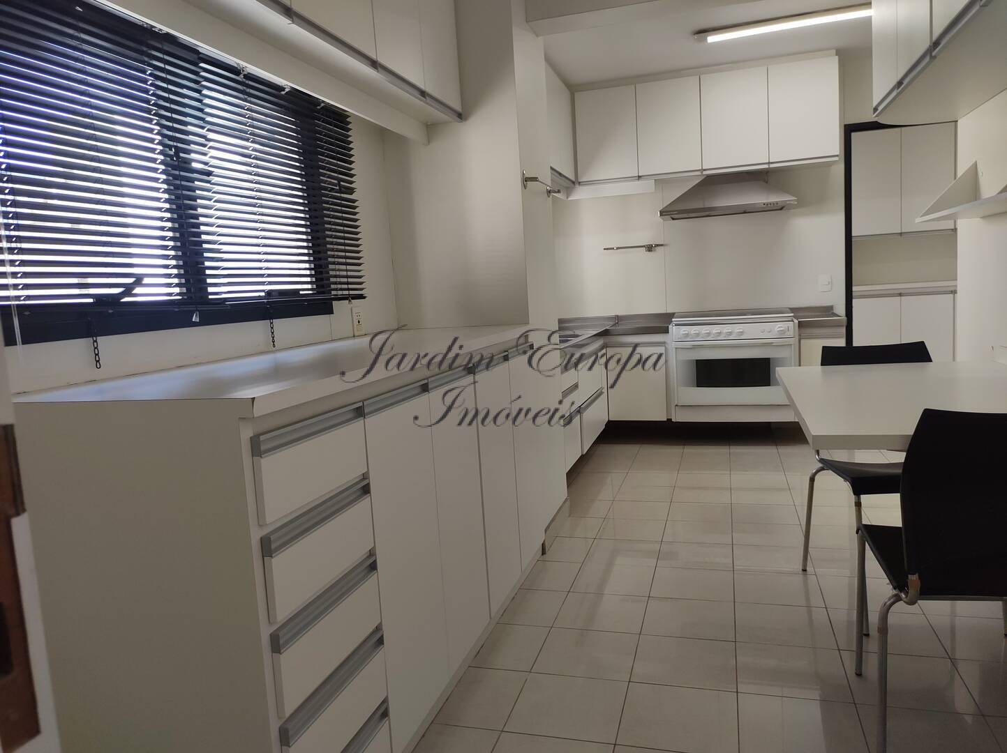 Apartamento para alugar com 3 quartos, 211m² - Foto 32