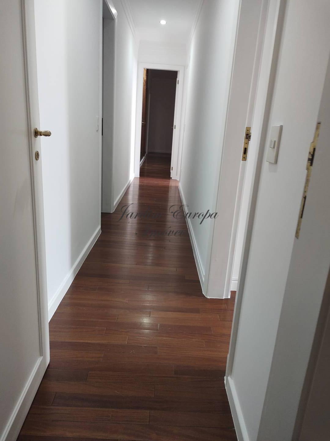 Apartamento para alugar com 3 quartos, 211m² - Foto 8