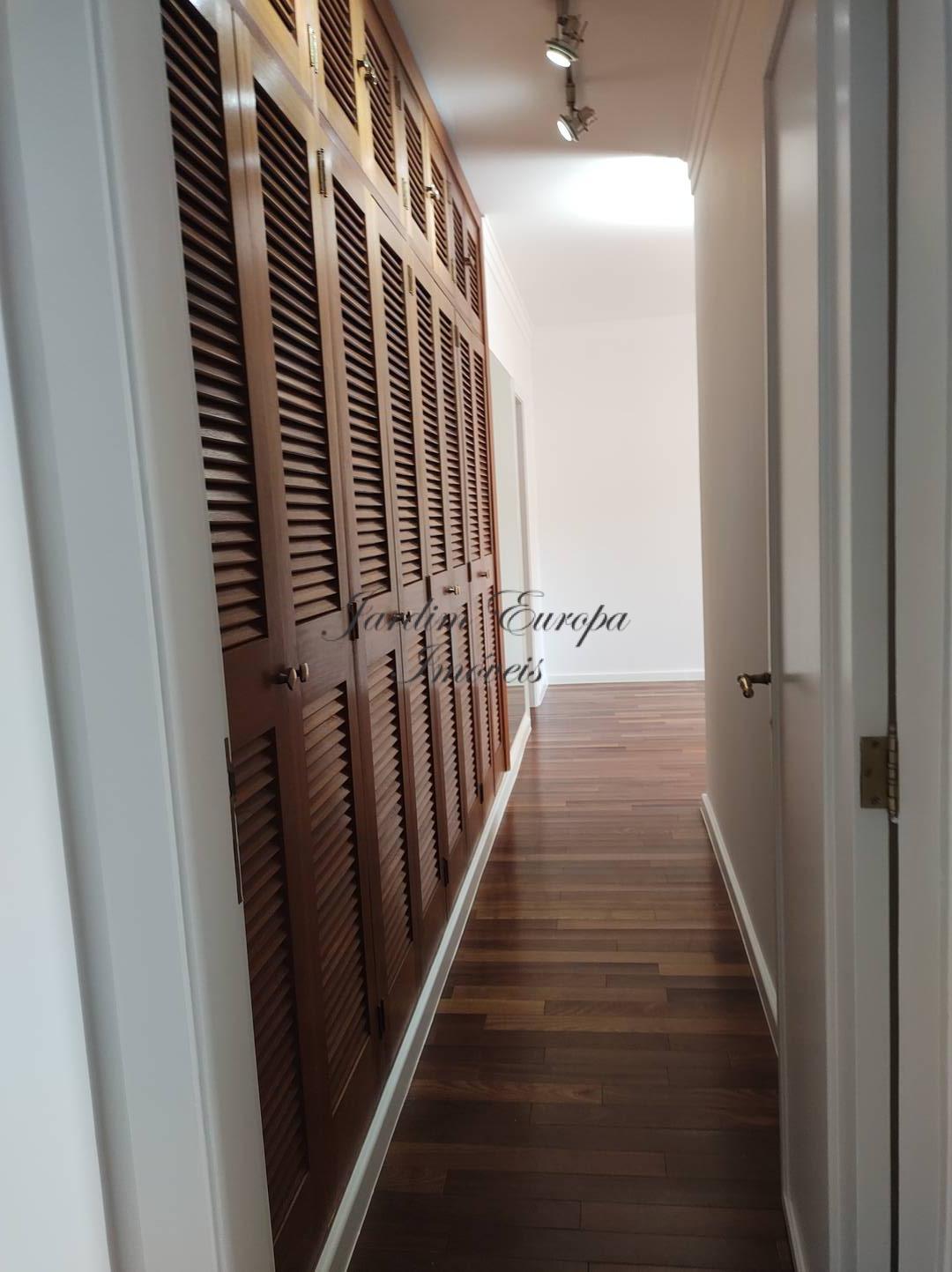 Apartamento para alugar com 3 quartos, 211m² - Foto 19