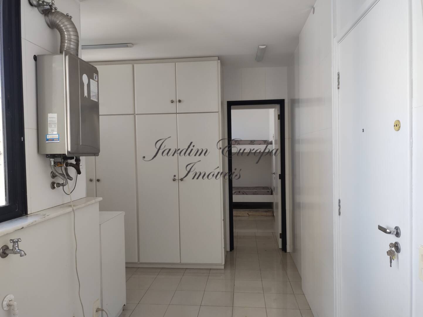 Apartamento para alugar com 3 quartos, 211m² - Foto 34