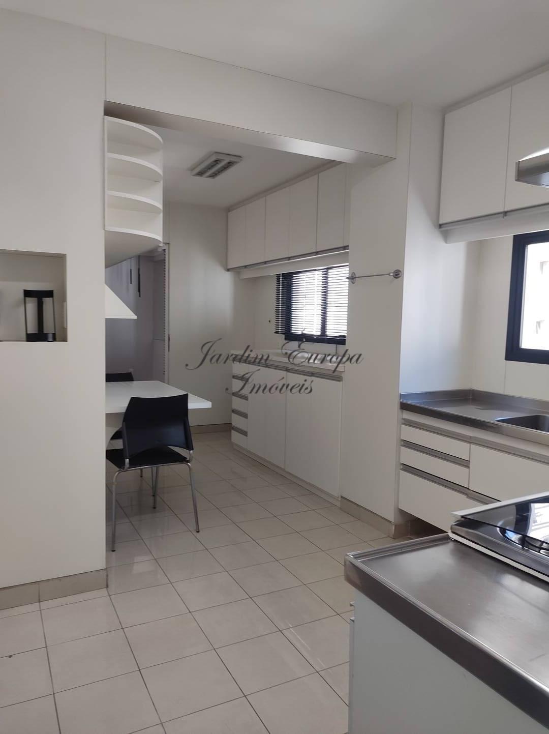 Apartamento para alugar com 3 quartos, 211m² - Foto 27