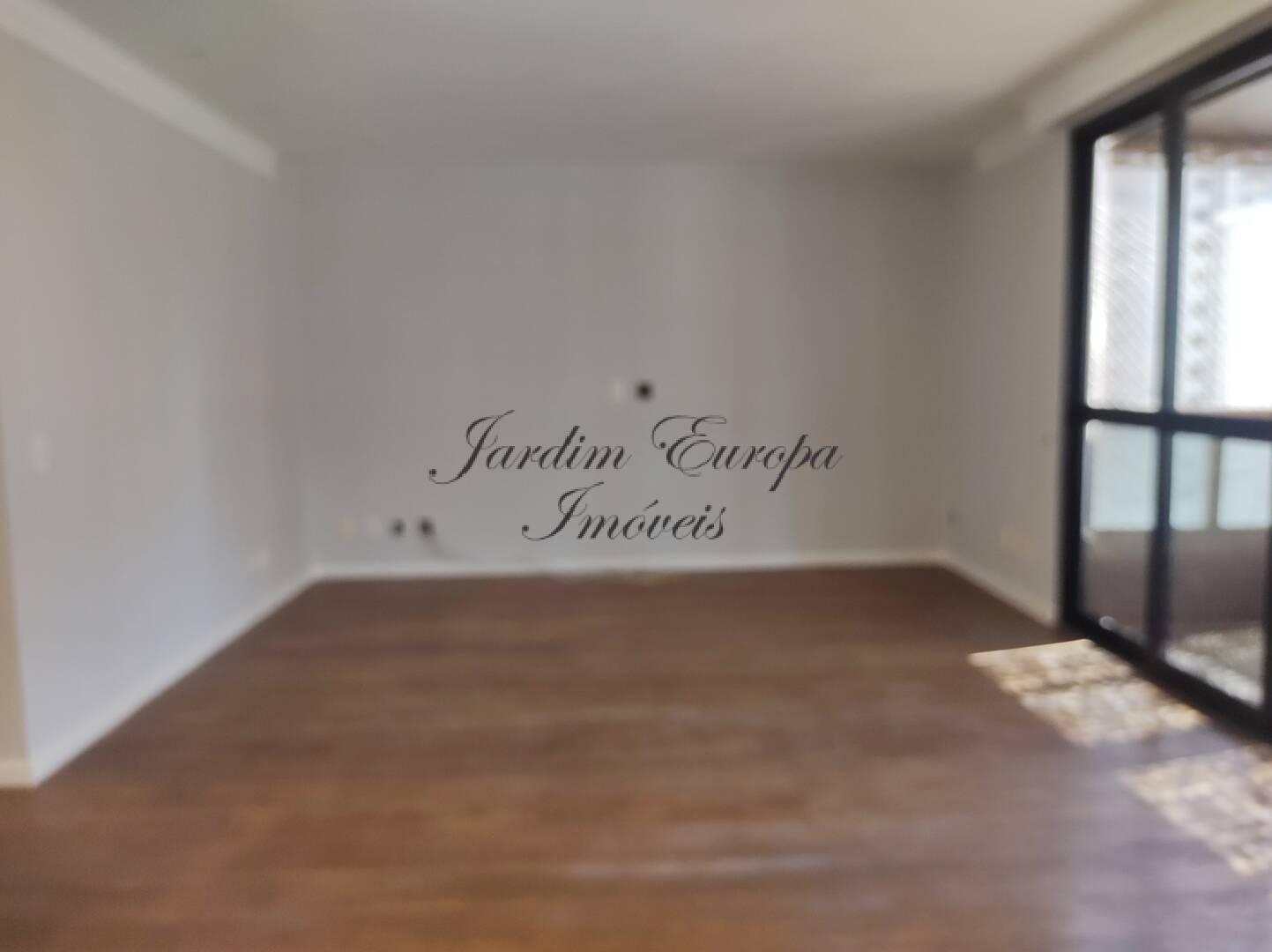 Apartamento para alugar com 3 quartos, 211m² - Foto 2