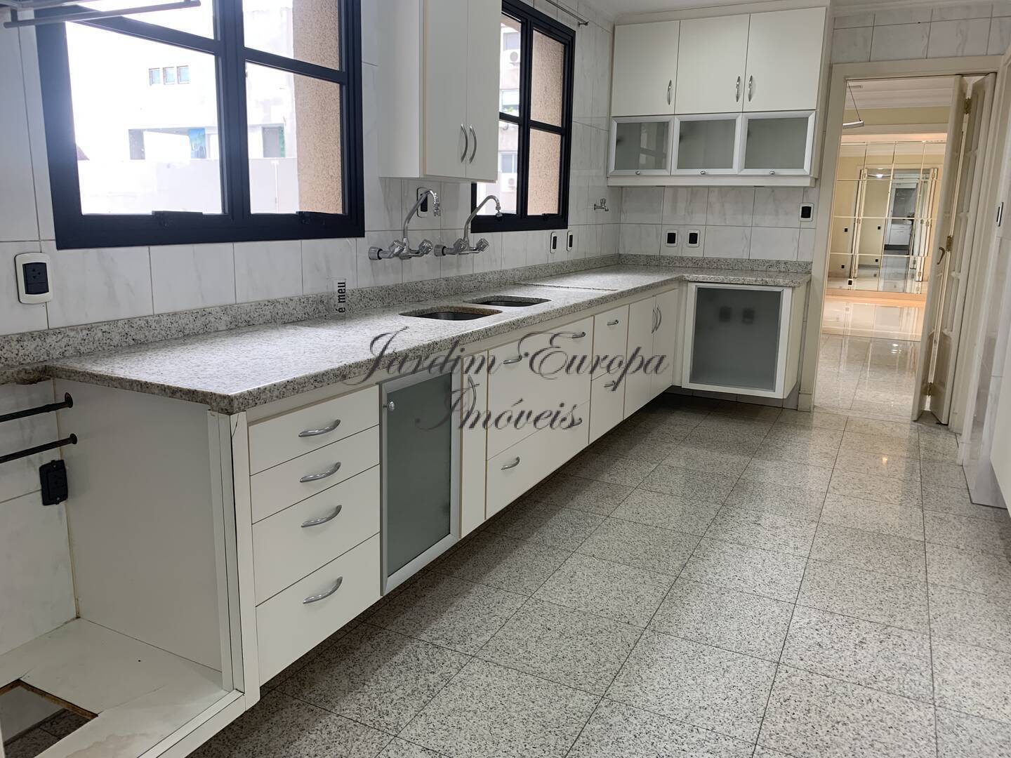 Apartamento à venda com 2 quartos, 320m² - Foto 15