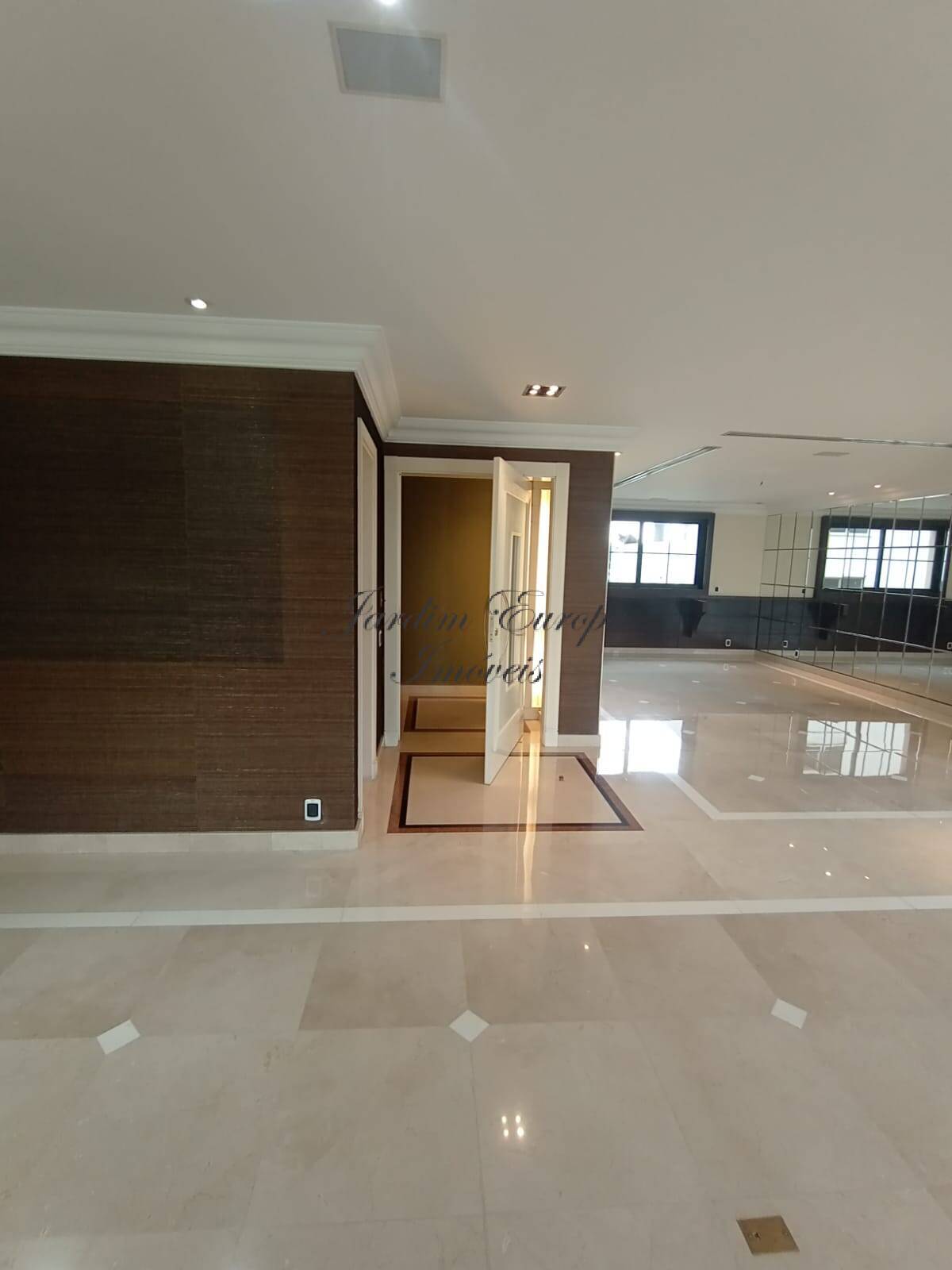 Apartamento à venda com 2 quartos, 320m² - Foto 8