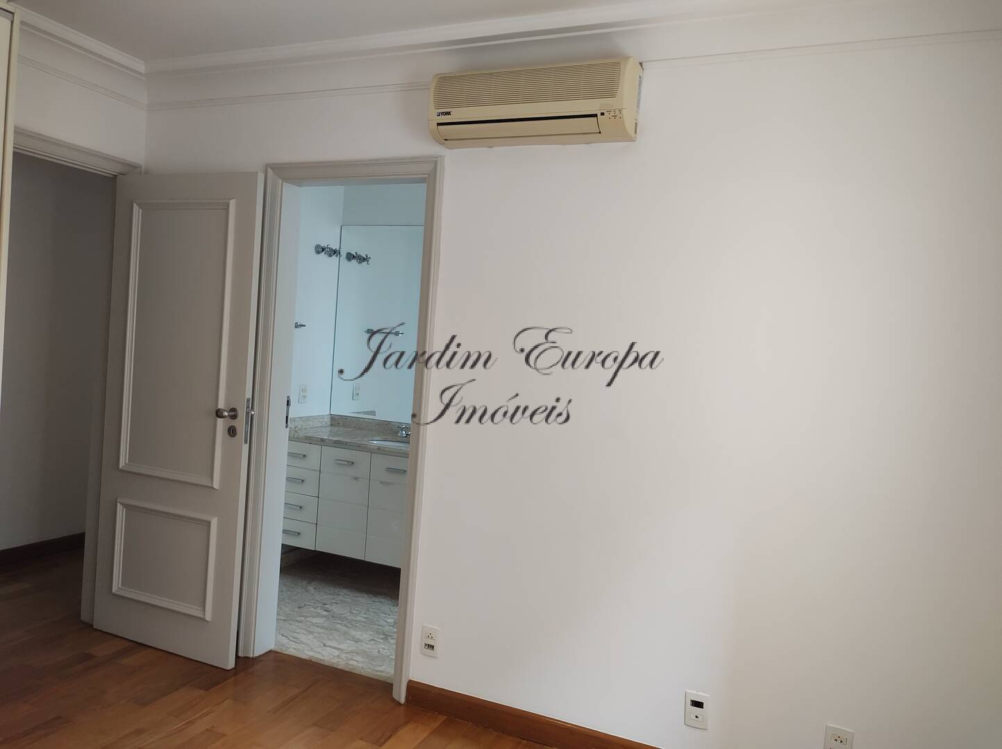 Apartamento para alugar com 4 quartos, 345m² - Foto 13