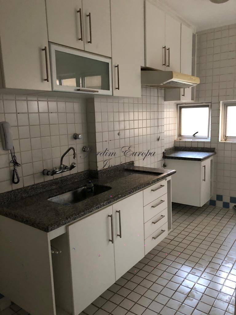 Apartamento à venda com 3 quartos, 136m² - Foto 9