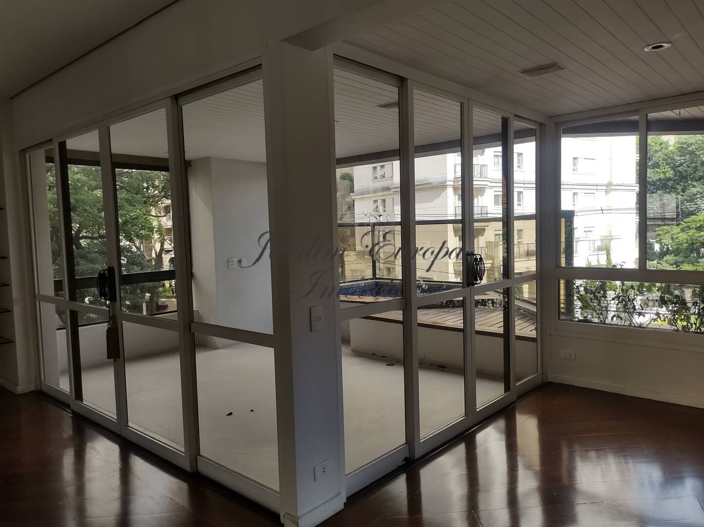 Apartamento para alugar com 3 quartos, 165m² - Foto 5