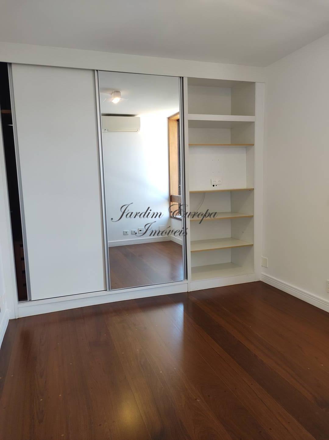 Apartamento para alugar com 3 quartos, 230m² - Foto 11