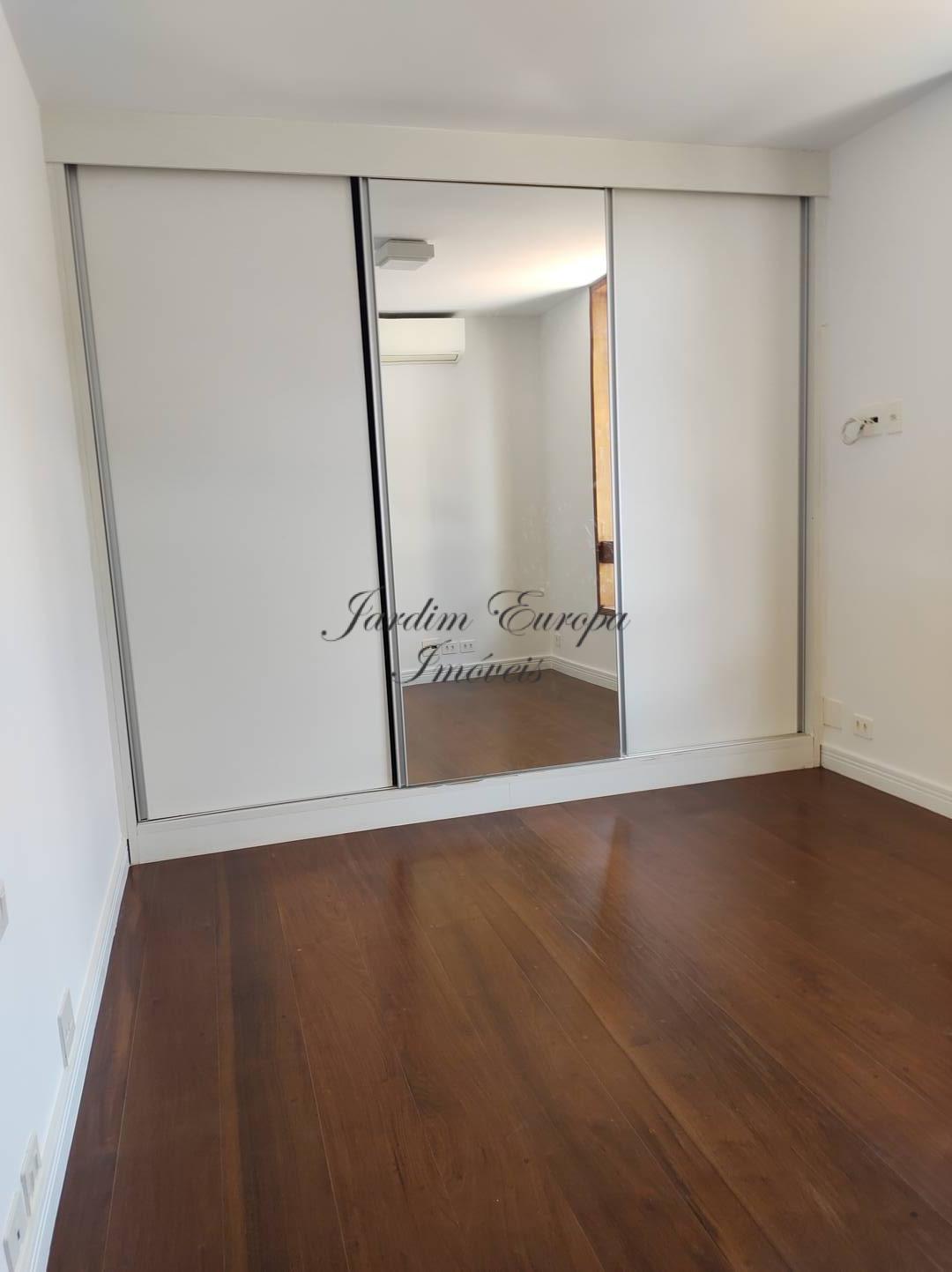 Apartamento para alugar com 3 quartos, 230m² - Foto 14