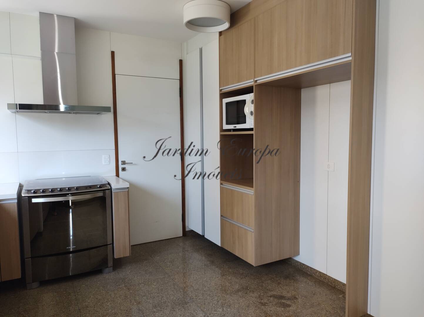 Apartamento para alugar com 3 quartos, 230m² - Foto 34