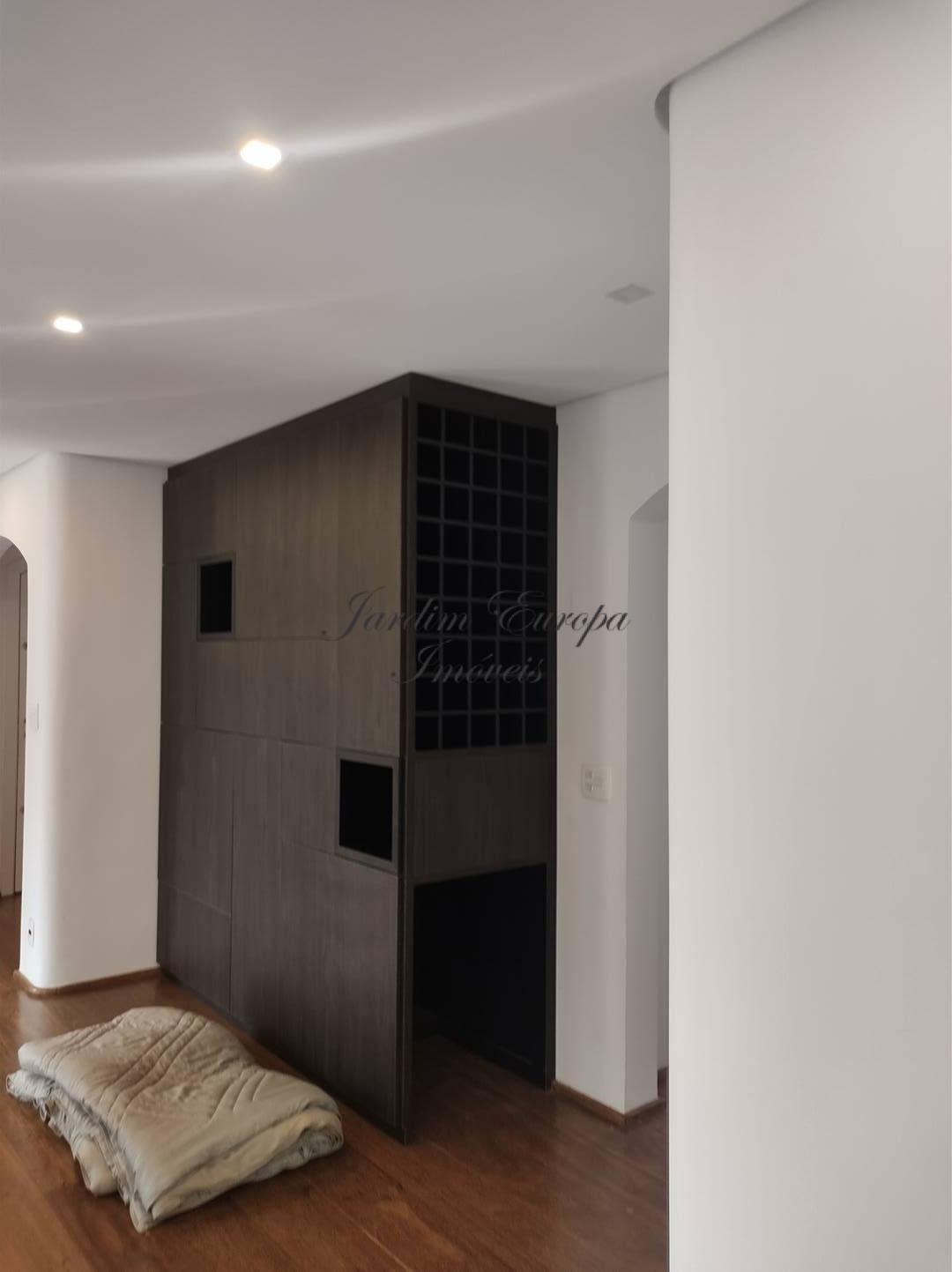 Apartamento para alugar com 2 quartos, 130m² - Foto 4