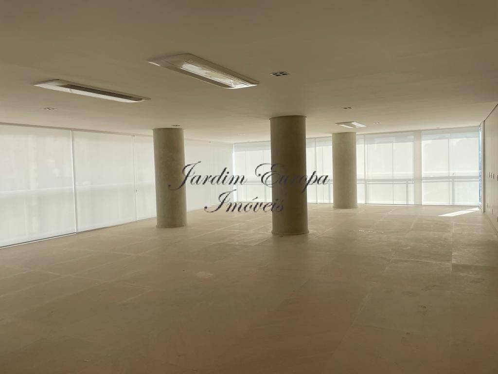 Apartamento para alugar com 3 quartos, 322m² - Foto 1