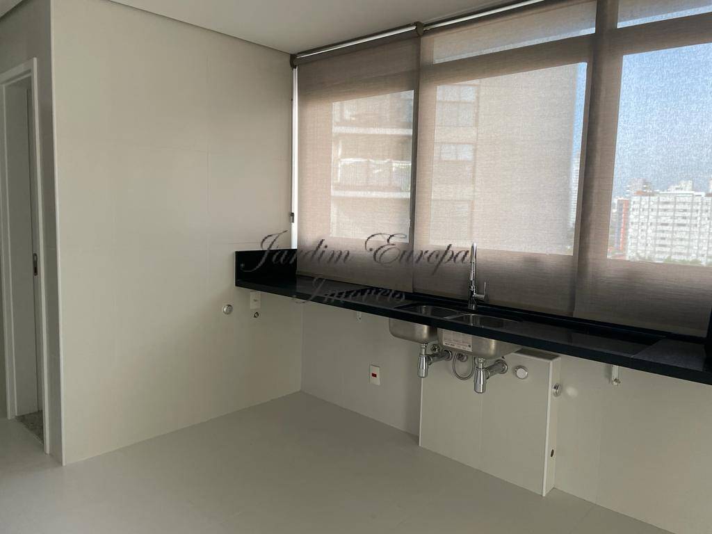 Apartamento para alugar com 3 quartos, 322m² - Foto 11