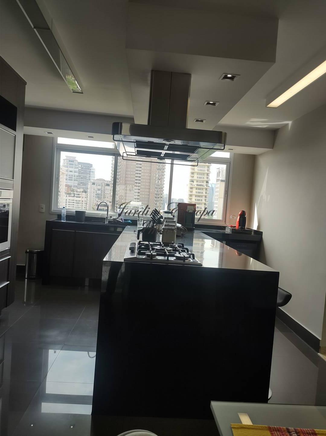 Apartamento para alugar com 3 quartos, 304m² - Foto 5