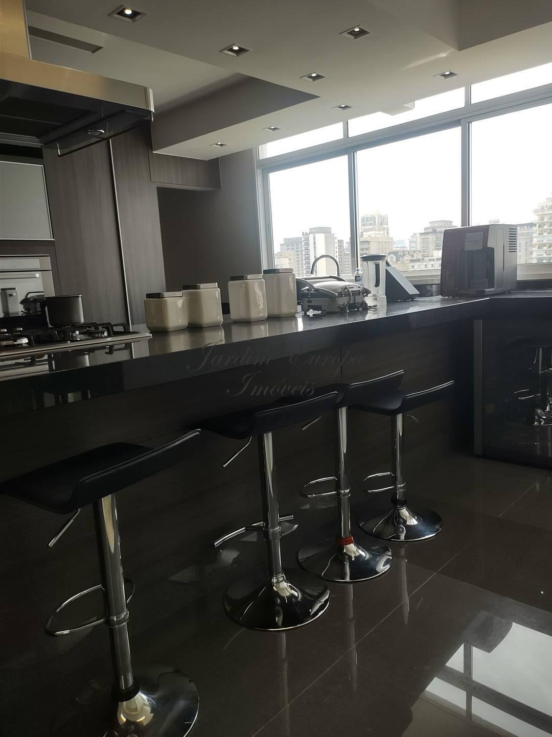 Apartamento para alugar com 3 quartos, 304m² - Foto 10