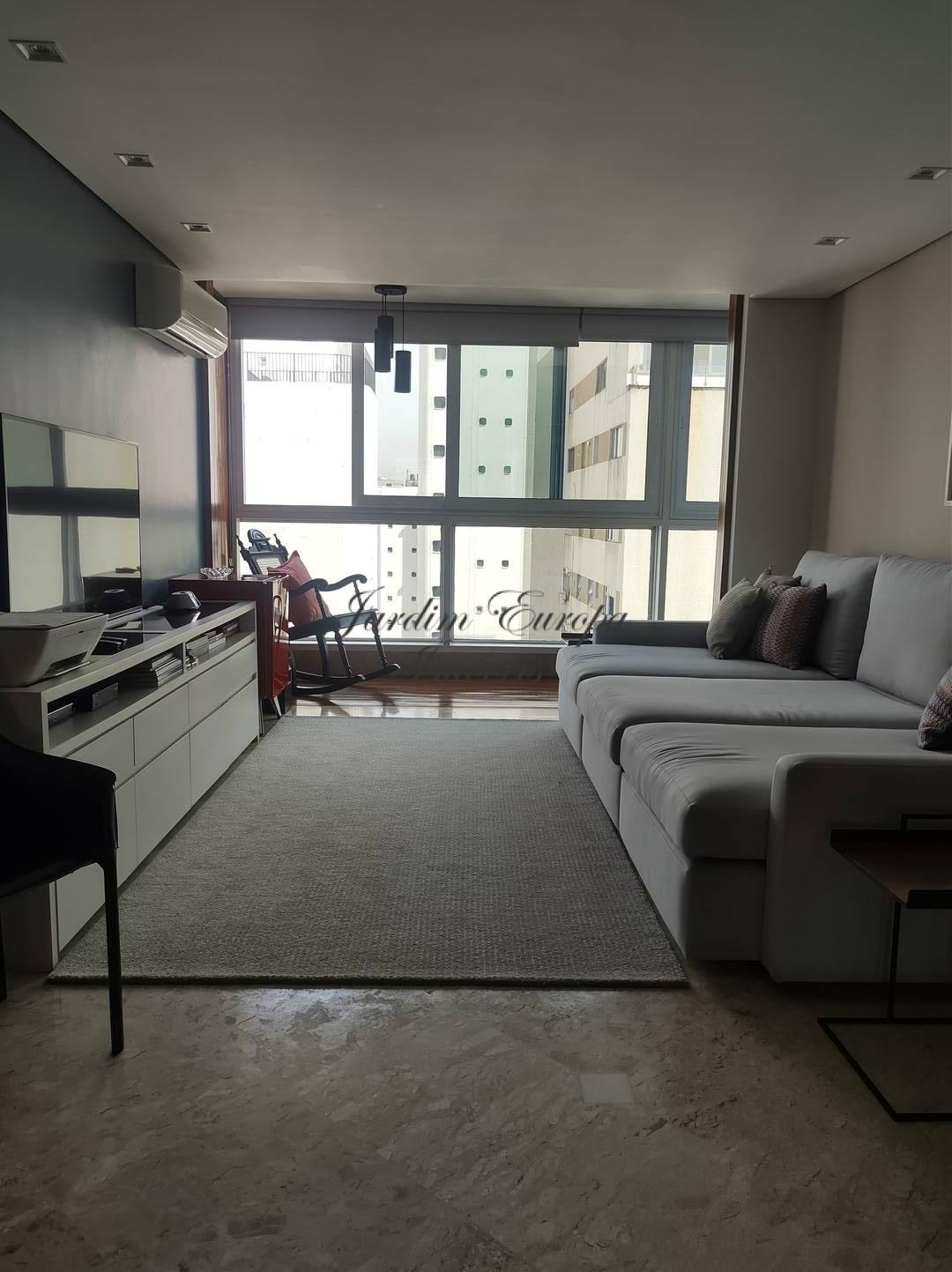 Apartamento para alugar com 3 quartos, 304m² - Foto 1