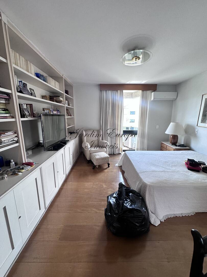 Apartamento à venda com 3 quartos, 280m² - Foto 15