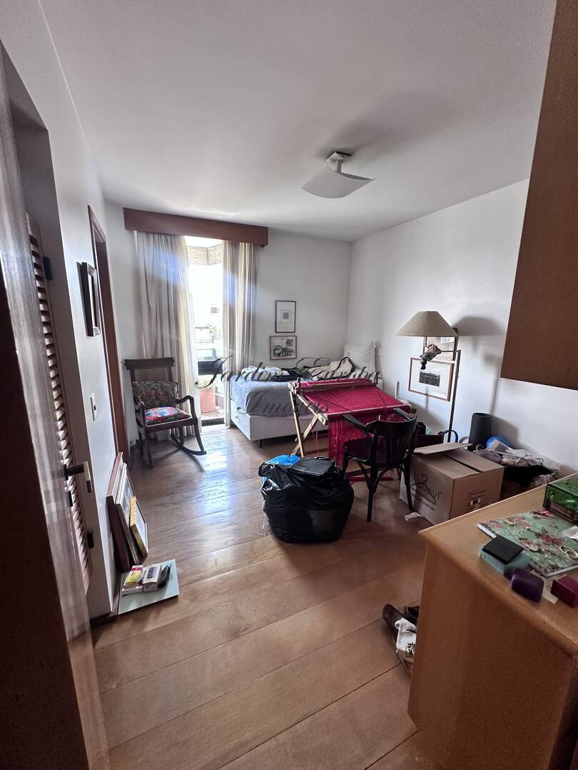 Apartamento à venda com 3 quartos, 280m² - Foto 10