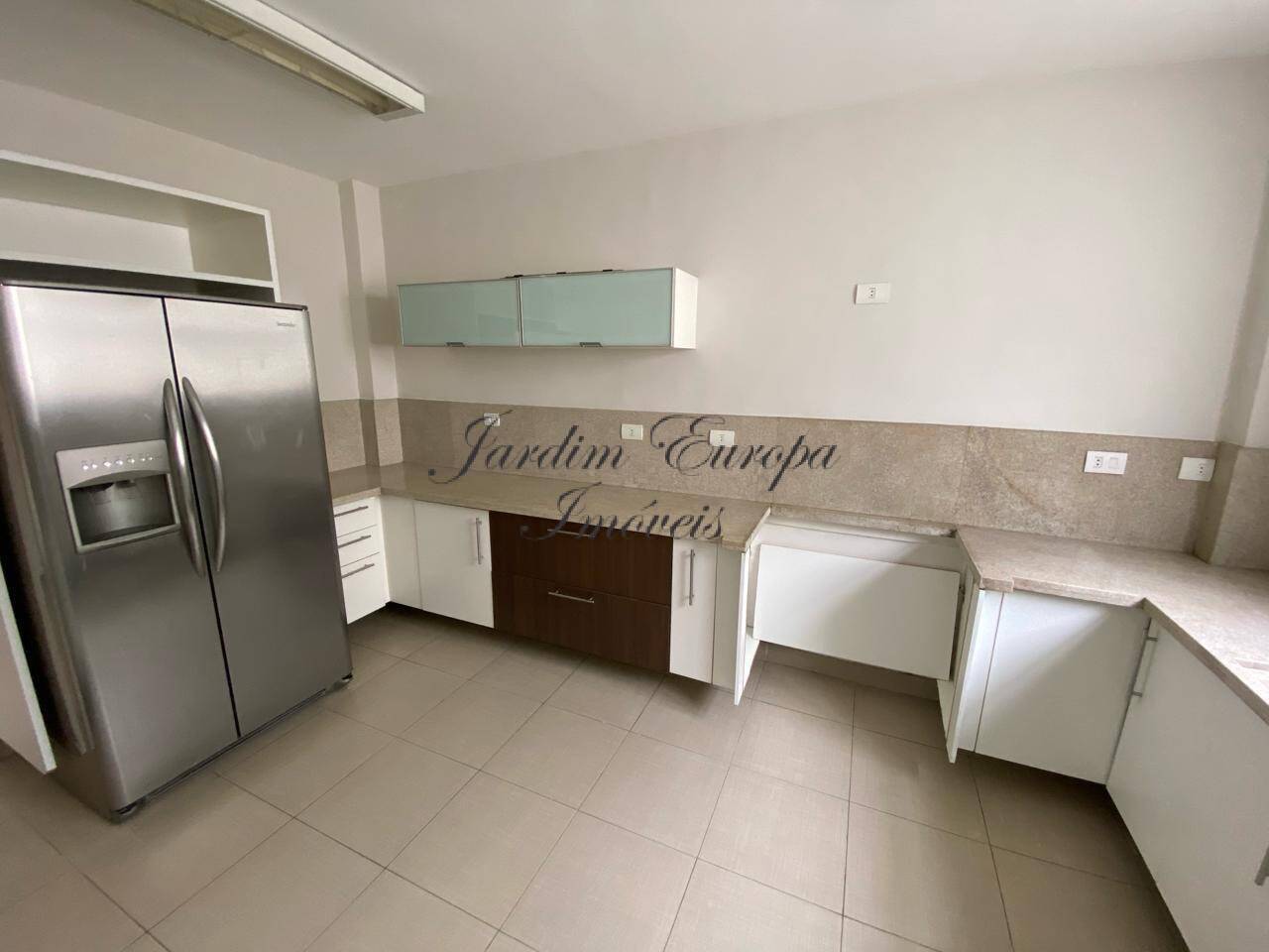 Apartamento para alugar com 3 quartos, 300m² - Foto 5