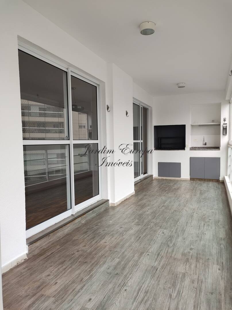 Apartamento para alugar com 3 quartos, 140m² - Foto 4