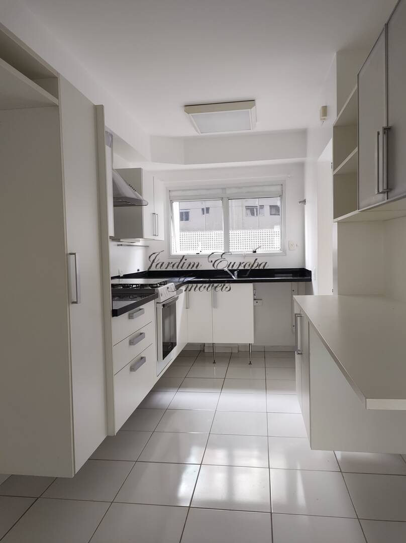 Apartamento para alugar com 3 quartos, 140m² - Foto 22