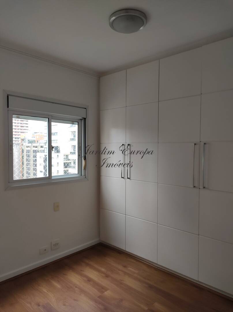 Apartamento para alugar com 3 quartos, 140m² - Foto 13