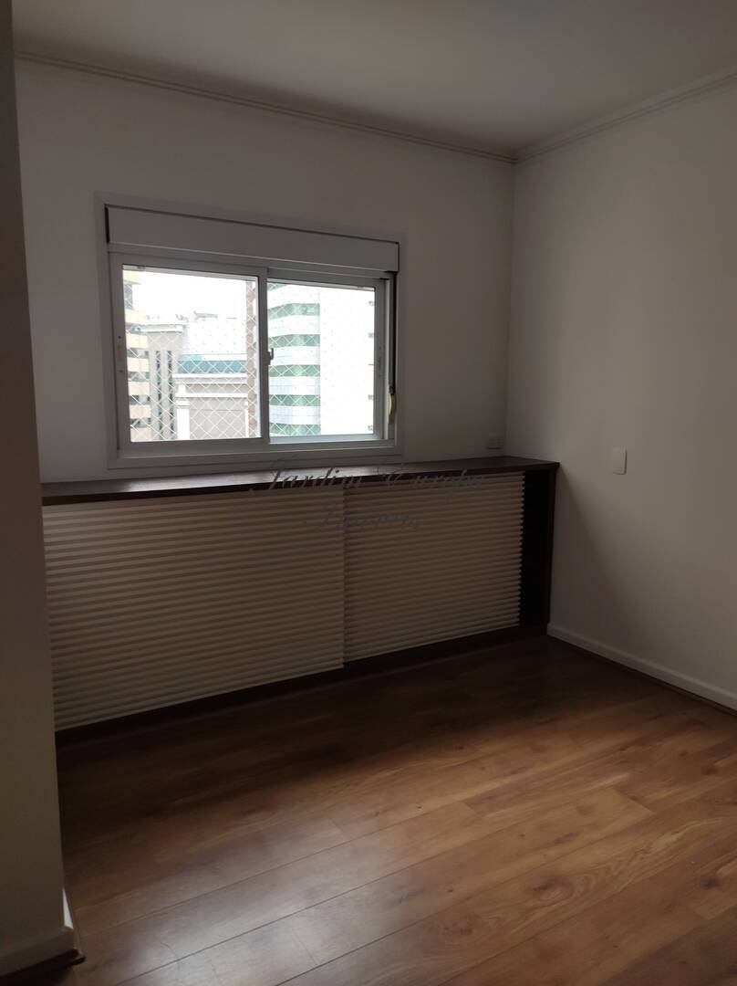 Apartamento para alugar com 3 quartos, 140m² - Foto 14