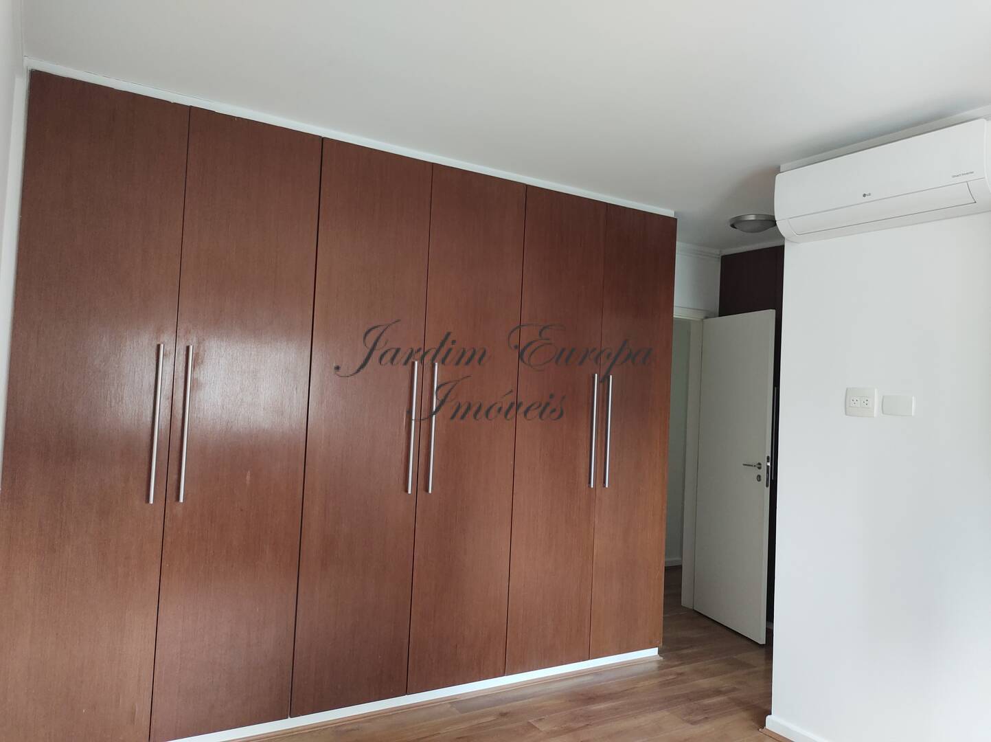 Apartamento para alugar com 3 quartos, 140m² - Foto 15