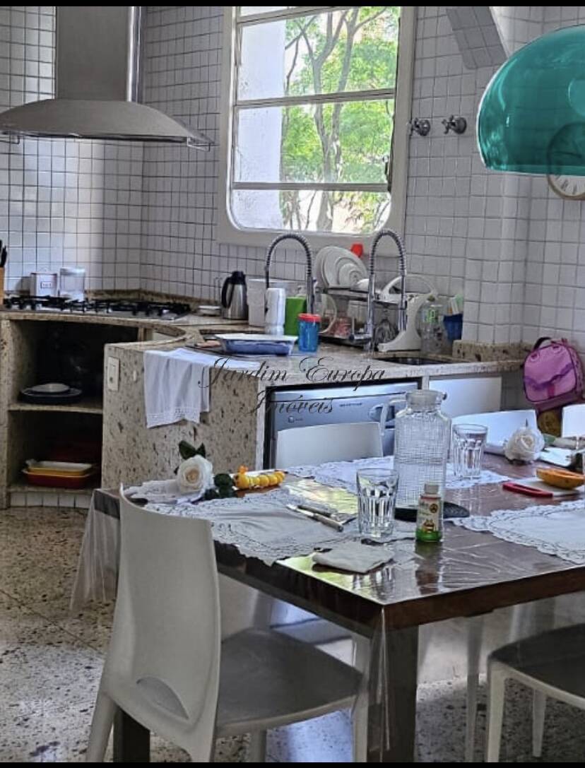 Apartamento para alugar com 3 quartos, 230m² - Foto 7