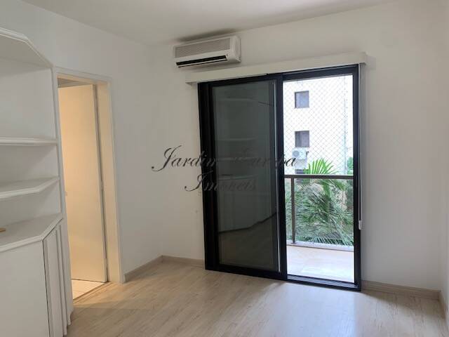 Apartamento para alugar com 3 quartos, 215m² - Foto 13