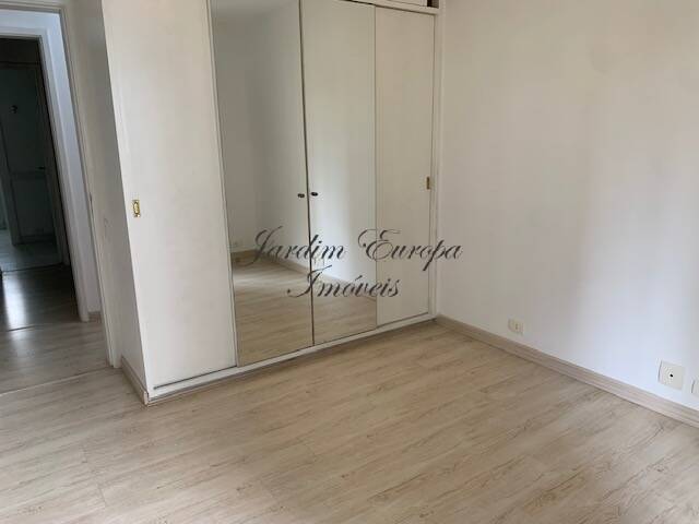 Apartamento para alugar com 3 quartos, 215m² - Foto 16