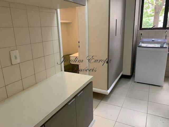 Apartamento para alugar com 3 quartos, 215m² - Foto 17