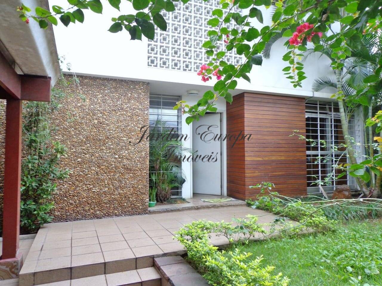 Casa à venda com 4 quartos, 400m² - Foto 1