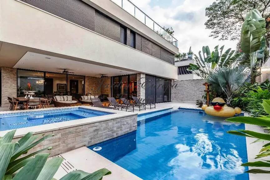 Casa à venda com 5 quartos, 670m² - Foto 1