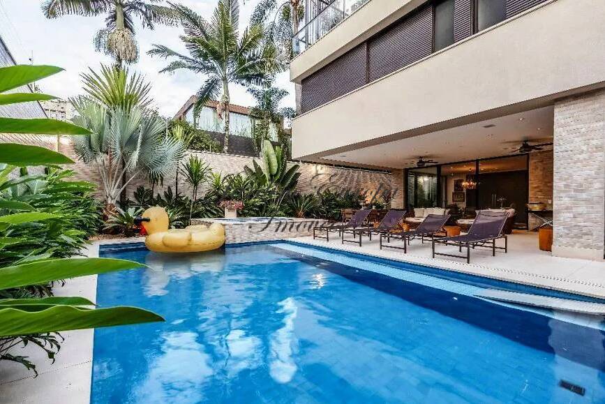 Casa à venda com 5 quartos, 670m² - Foto 2