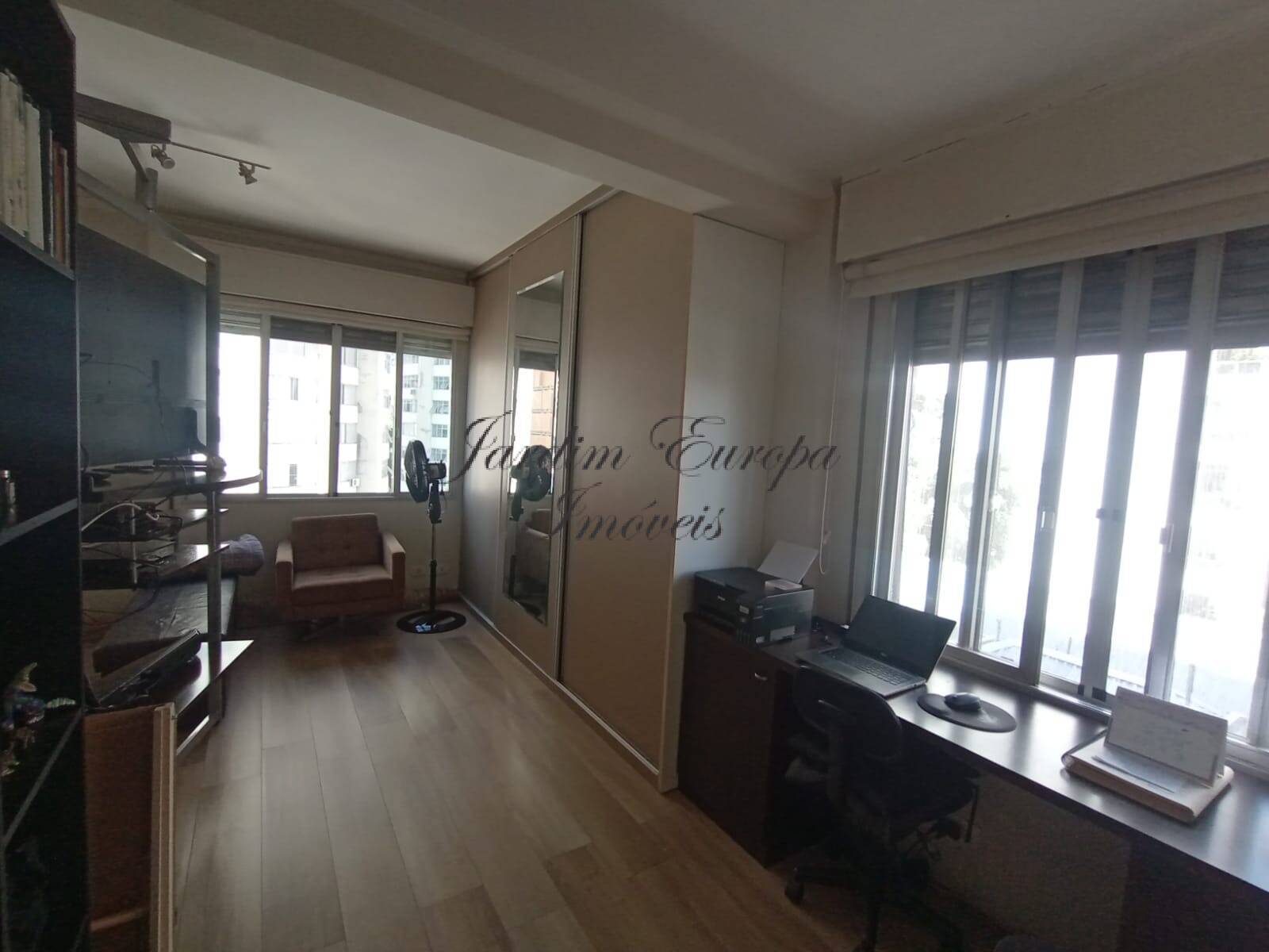 Apartamento à venda com 3 quartos, 142m² - Foto 11