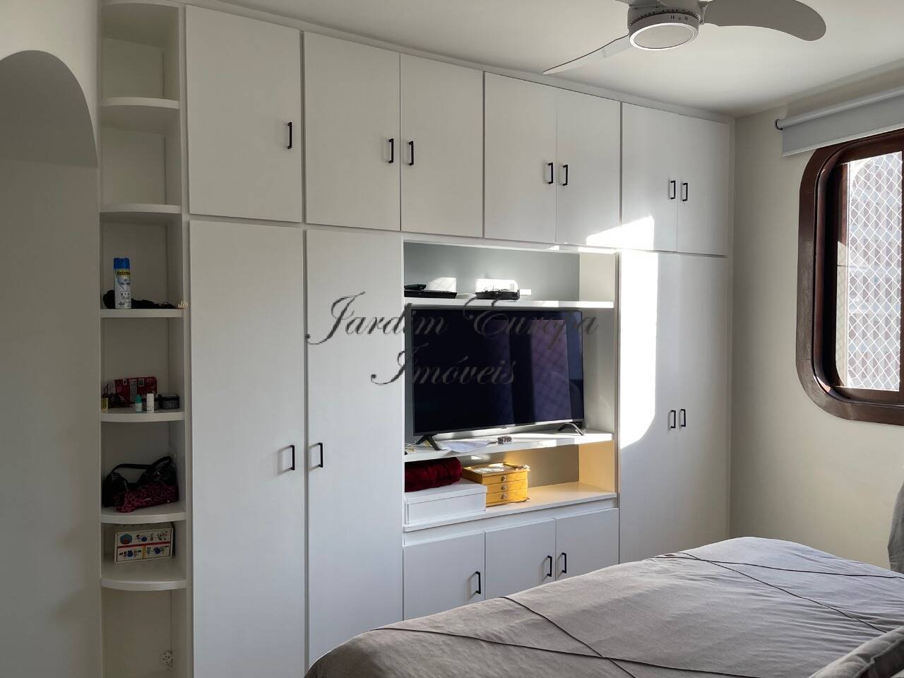 Apartamento à venda com 3 quartos, 198m² - Foto 9