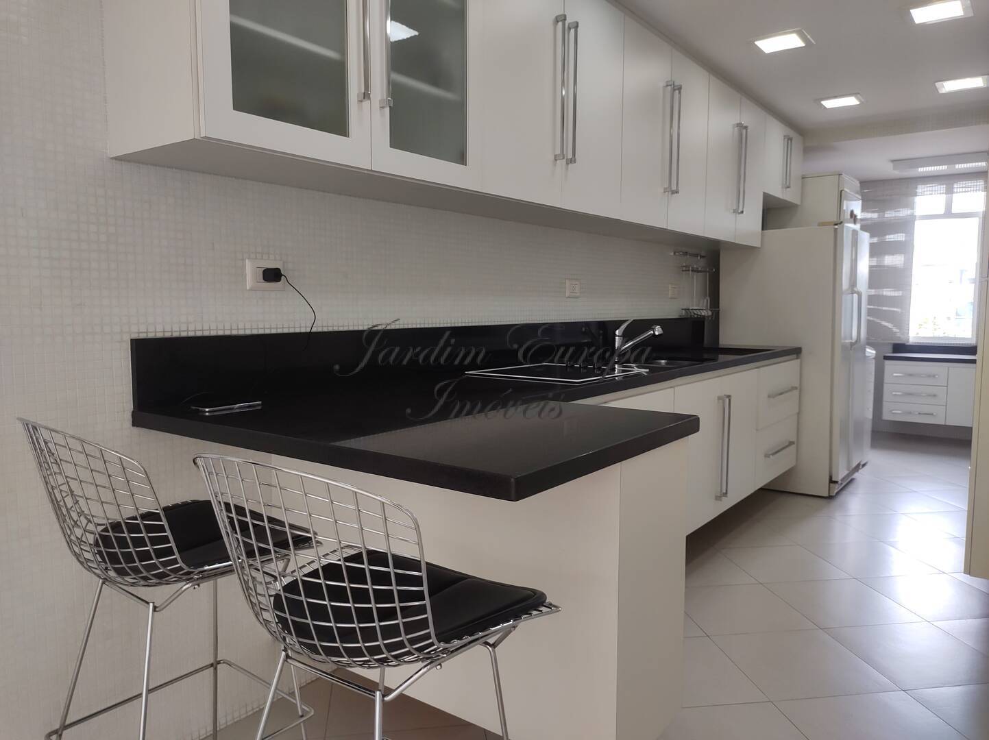 Apartamento à venda e aluguel com 1 quarto, 126m² - Foto 32